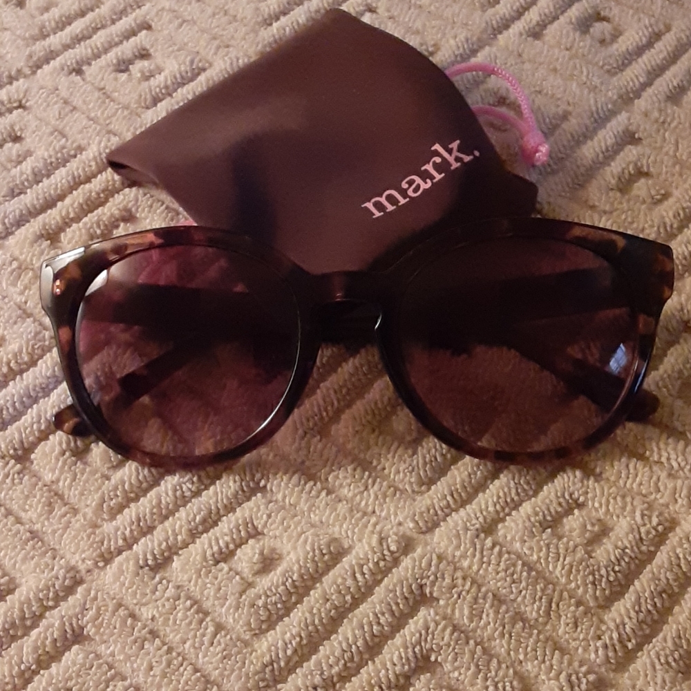 NWOT Sunglasses